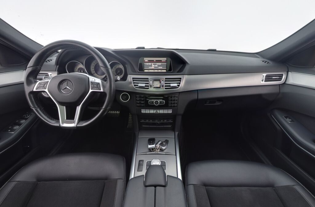 Mercedes-Benz E 2014 220 BlueTec A Premium Business / Suomiauto / Webasto / Panoraama