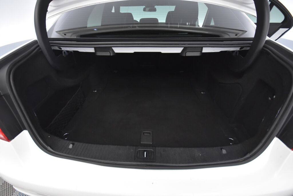 Mercedes-Benz E 2014 220 BlueTec A Premium Business / Suomiauto / Webasto / Panoraama