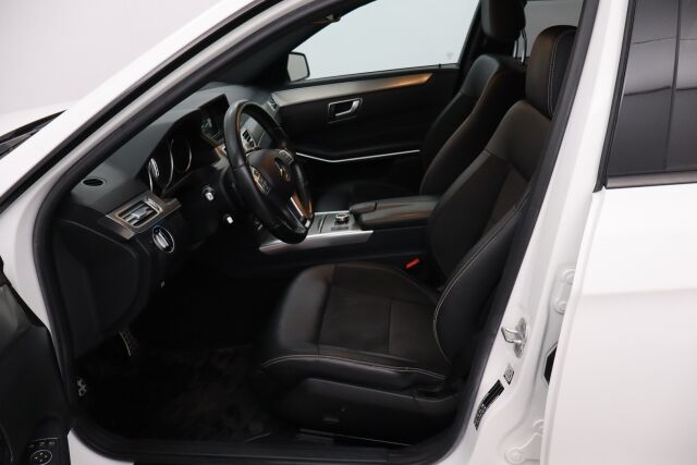 Mercedes-Benz E 2015 220 BlueTec T 4Matic A Business / AMG line / Webasto / Vetokoukku / P.Kamera / Night / Tutkat / - RAHOITUS TÄHÄN AUTOON VAIN 3.99% - 