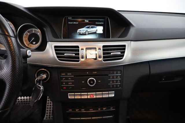 Mercedes-Benz E 2015 220 BlueTec T 4Matic A Business / AMG line / Webasto / Vetokoukku / P.Kamera / Night / Tutkat / - RAHOITUS TÄHÄN AUTOON VAIN 3.99% - 