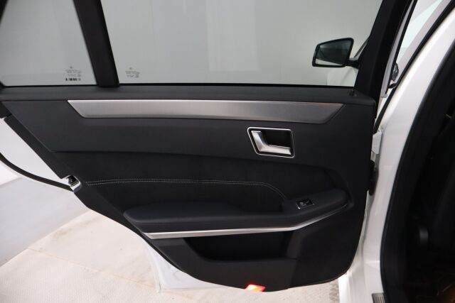 Mercedes-Benz E 2015 220 BlueTec T 4Matic A Business / AMG line / Webasto / Vetokoukku / P.Kamera / Night / Tutkat / - RAHOITUS TÄHÄN AUTOON VAIN 3.99% - 