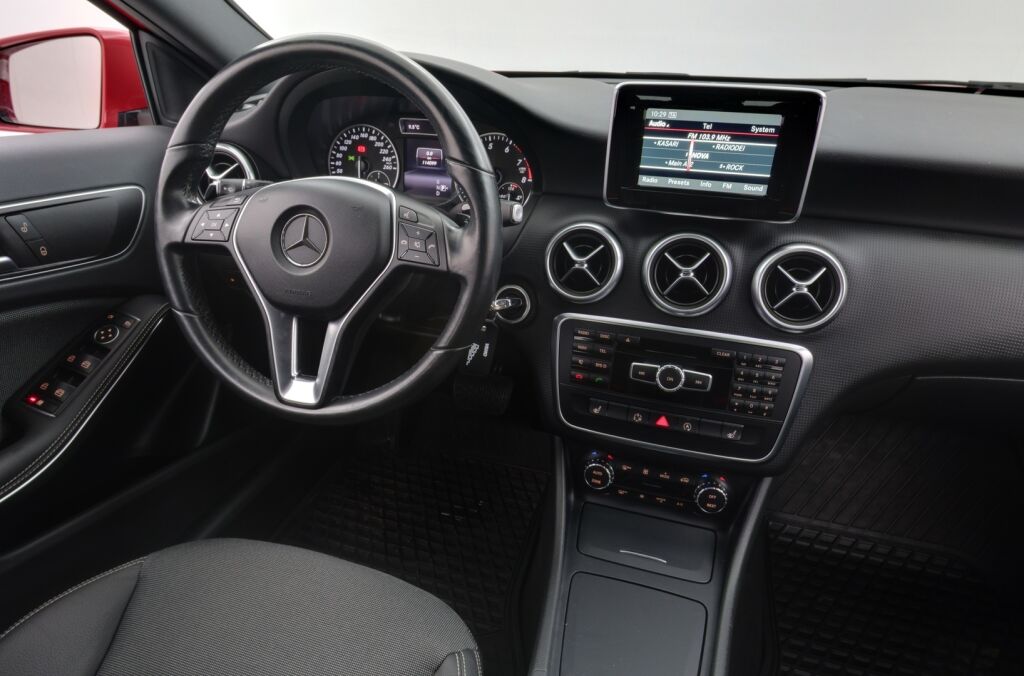 Mercedes-Benz A 2015 180 BE A Summer Edition / Kamera / Lohko+sisä lämmitin /  Aut.ilmastointi / Täydellinen huoltohistoria /