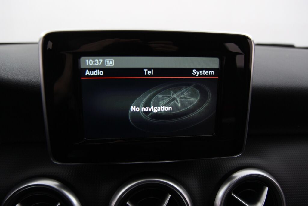 Mercedes-Benz A 2015 180 BE A Summer Edition / Kamera / Lohko+sisä lämmitin /  Aut.ilmastointi / Täydellinen huoltohistoria /