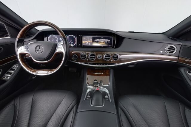 Mercedes-Benz S 2013 350 BlueTec / Webasto / Panorama / Ilma-alusta / Nahat muistilla / Comand /