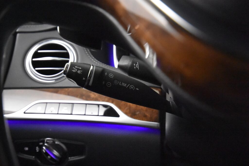 Mercedes-Benz S 2013 350 BlueTec / Webasto / Panorama / Ilma-alusta / Nahat muistilla / Comand /