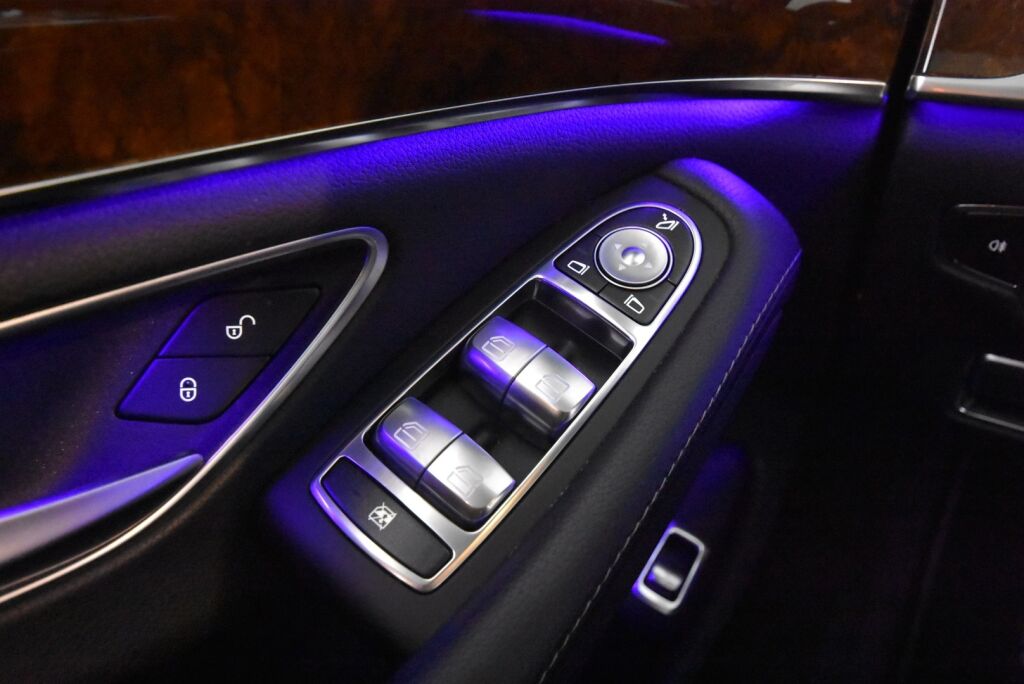 Mercedes-Benz S 2013 350 BlueTec / Webasto / Panorama / Ilma-alusta / Nahat muistilla / Comand /