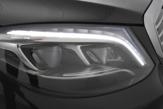 Mercedes-Benz S 2013 350 BlueTec / Webasto / Panorama / Ilma-alusta / Nahat muistilla / Comand /