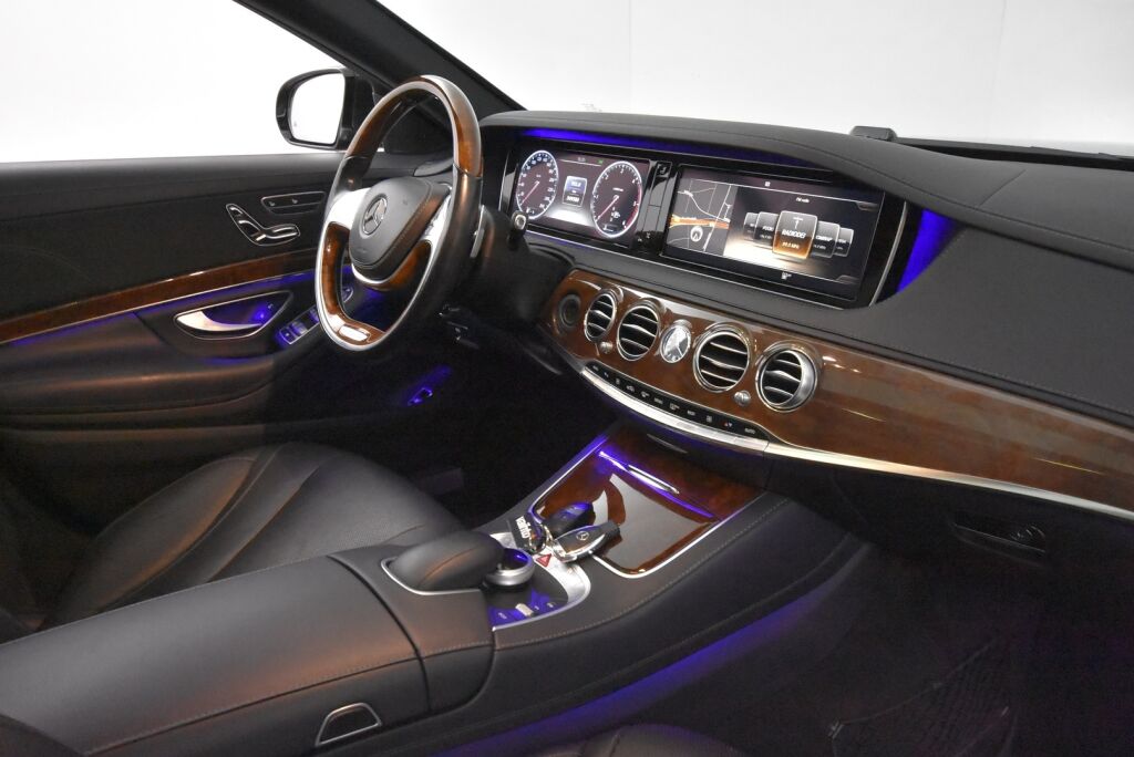 Mercedes-Benz S 2013 350 BlueTec / Webasto / Panorama / Ilma-alusta / Nahat muistilla / Comand /