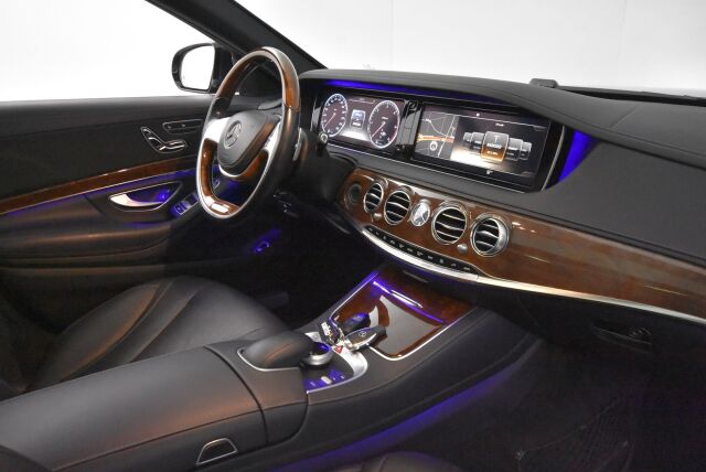Mercedes-Benz S 2013 350 BlueTec / Webasto / Panorama / Ilma-alusta / Nahat muistilla / Comand /