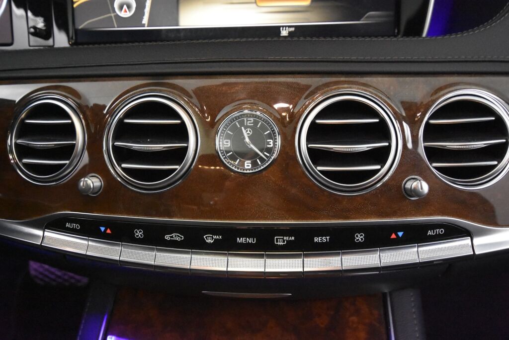 Mercedes-Benz S 2013 350 BlueTec / Webasto / Panorama / Ilma-alusta / Nahat muistilla / Comand /
