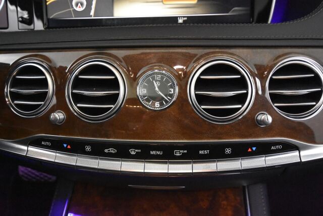 Mercedes-Benz S 2013 350 BlueTec / Webasto / Panorama / Ilma-alusta / Nahat muistilla / Comand /
