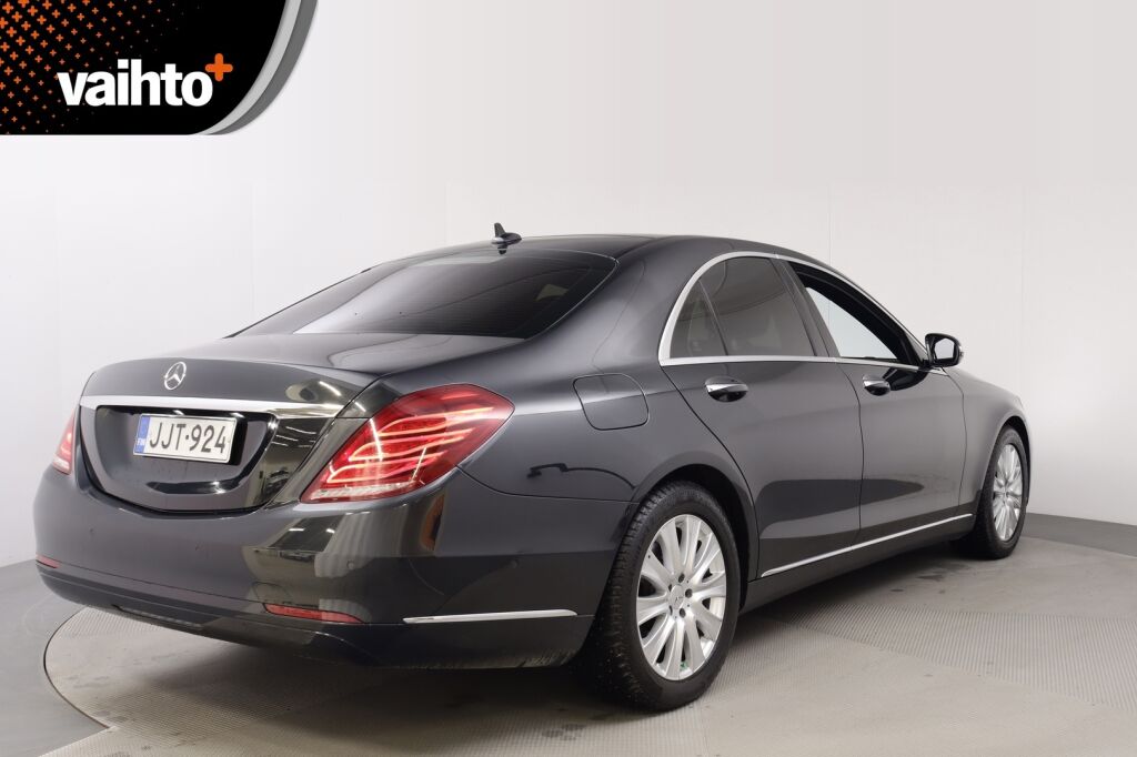 Mercedes-Benz S 2013 350 BlueTec / Webasto / Panorama / Ilma-alusta / Nahat muistilla / Comand /