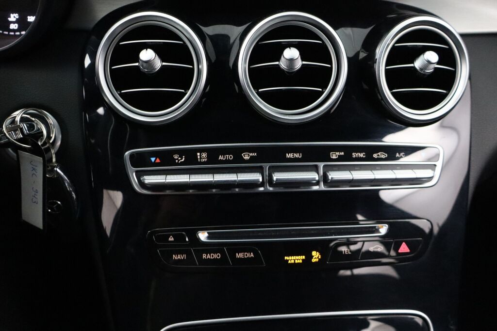 Mercedes-Benz C 2015 220 d T A AMG Premium Edition / Led HighPerformance / Airmatic / Adap.vakkari / Nahat / P.kamera / Merkkihuollettu / - RAHOITUS TÄHÄN AUTOON VAIN 3.99% - 