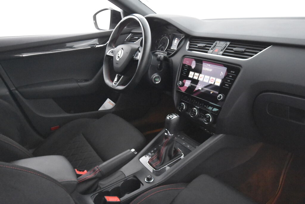 Skoda Octavia 2018 Combi 2,0 TSI RS DSG A / RS Challenge Pack / ACC / Blind Spot / Webasto / Lämmitettävä tuulilasi