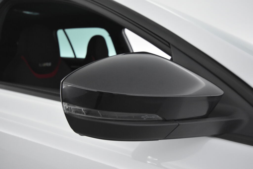 Skoda Octavia 2018 Combi 2,0 TSI RS DSG A / RS Challenge Pack / ACC / Blind Spot / Webasto / Lämmitettävä tuulilasi
