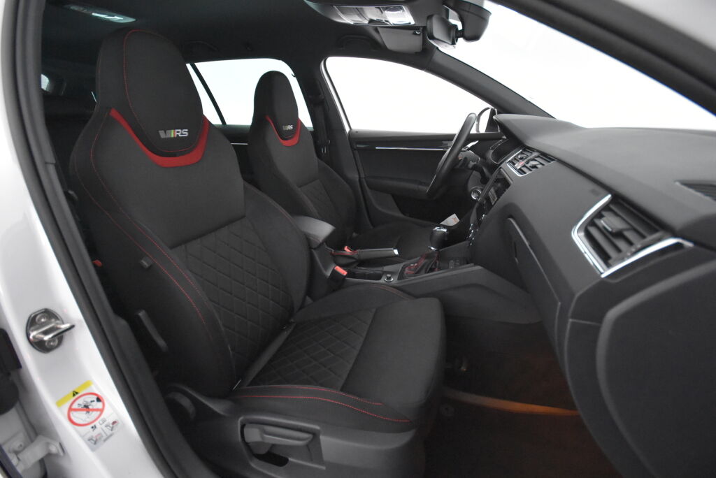 Skoda Octavia 2018 Combi 2,0 TSI RS DSG A / RS Challenge Pack / ACC / Blind Spot / Webasto / Lämmitettävä tuulilasi