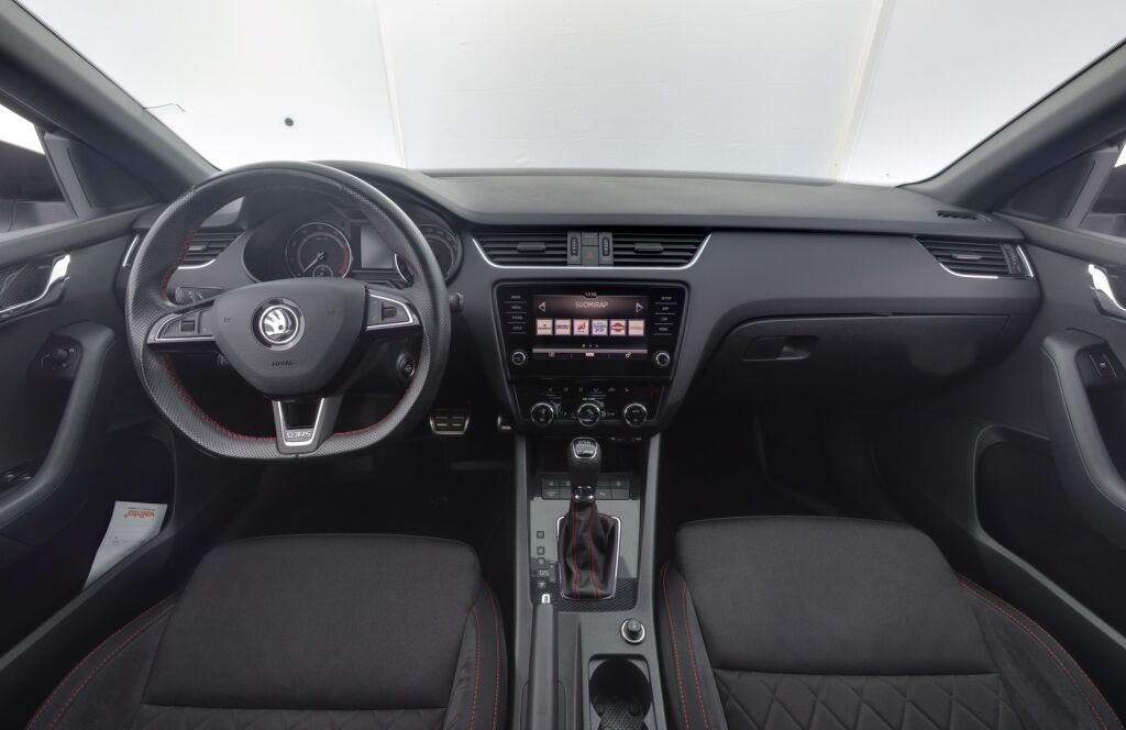 Skoda Octavia 2018 Combi 2,0 TSI RS DSG A / RS Challenge Pack / ACC / Blind Spot / Webasto / Lämmitettävä tuulilasi
