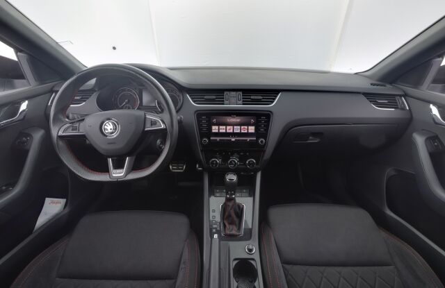 Skoda Octavia 2018 Combi 2,0 TSI RS DSG A / RS Challenge Pack / ACC / Blind Spot / Webasto / Lämmitettävä tuulilasi