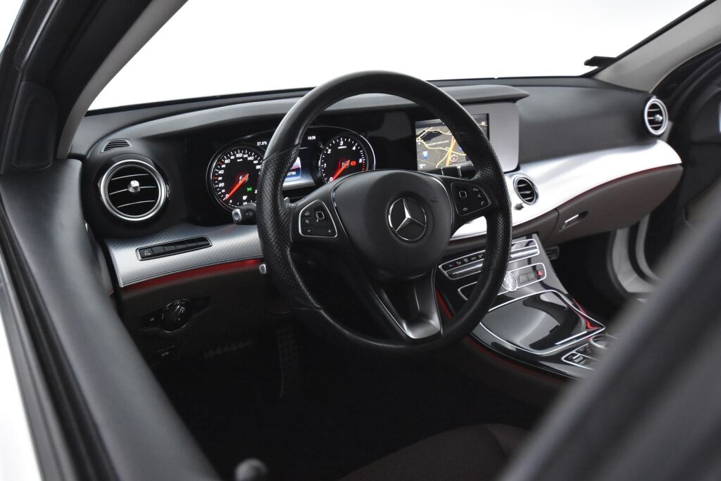 Mercedes-Benz E 2017 220 d 4Matic T A All-Terrain / Koukku / Navi / Muistipenkit / Multibeam / 360 kamera