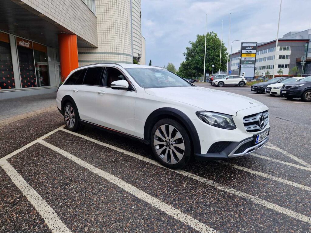 Mercedes-Benz E 2017 220 d 4Matic T A All-Terrain / Koukku / Navi / Muistipenkit / Multibeam / 360 kamera