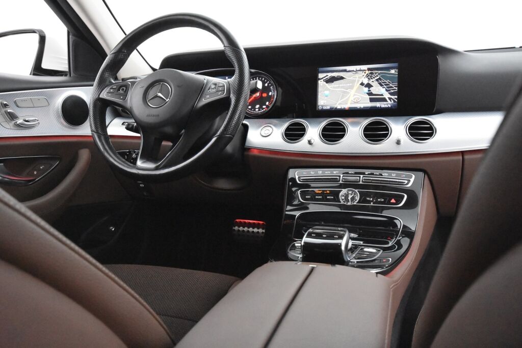 Mercedes-Benz E 2017 220 d 4Matic T A All-Terrain / Koukku / Navi / Muistipenkit / Multibeam / 360 kamera