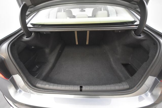 BMW 530 2017 G30 530i A xDrive Business Comfort / HUD / Koukku / Driving Assistant Plus / Pro navi / Hifit / 1 om Suomi auto / Kamera