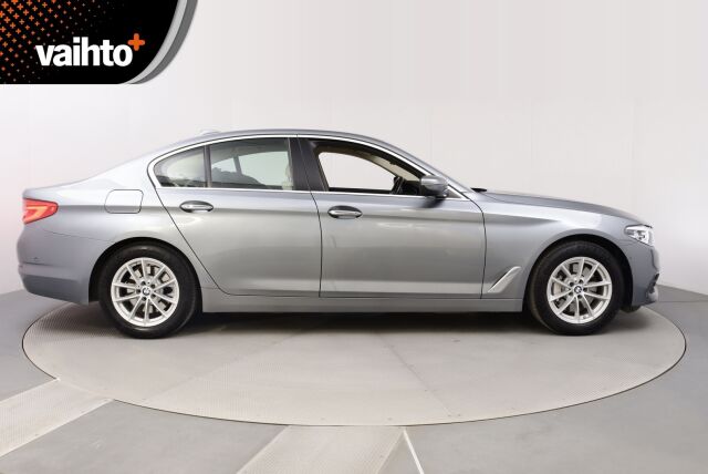 BMW 530 2017 G30 530i A xDrive Business Comfort / HUD / Koukku / Driving Assistant Plus / Pro navi / Hifit / 1 om Suomi auto / Kamera