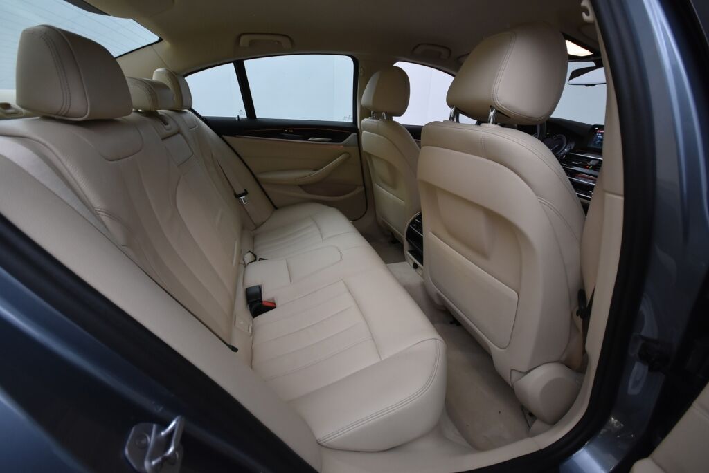 BMW 530 2017 G30 530i A xDrive Business Comfort / HUD / Koukku / Driving Assistant Plus / Pro navi / Hifit / 1 om Suomi auto / Kamera