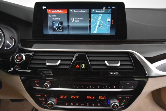 BMW 530 2017 G30 530i A xDrive Business Comfort / HUD / Koukku / Driving Assistant Plus / Pro navi / Hifit / 1 om Suomi auto / Kamera
