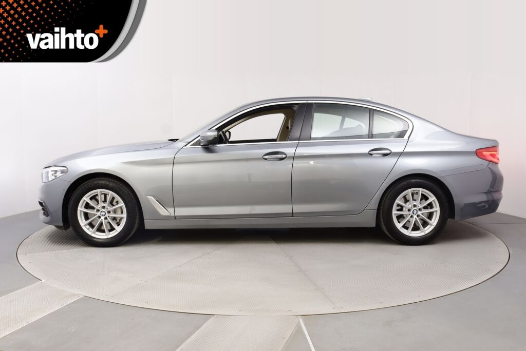 BMW 530 2017 G30 530i A xDrive Business Comfort / HUD / Koukku / Driving Assistant Plus / Pro navi / Hifit / 1 om Suomi auto / Kamera