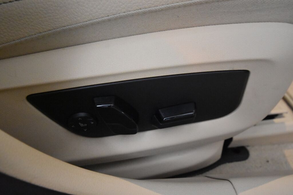 BMW 530 2017 G30 530i A xDrive Business Comfort / HUD / Koukku / Driving Assistant Plus / Pro navi / Hifit / 1 om Suomi auto / Kamera