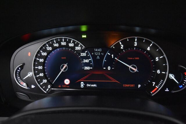 BMW 530 2017 G30 530i A xDrive Business Comfort / HUD / Koukku / Driving Assistant Plus / Pro navi / Hifit / 1 om Suomi auto / Kamera
