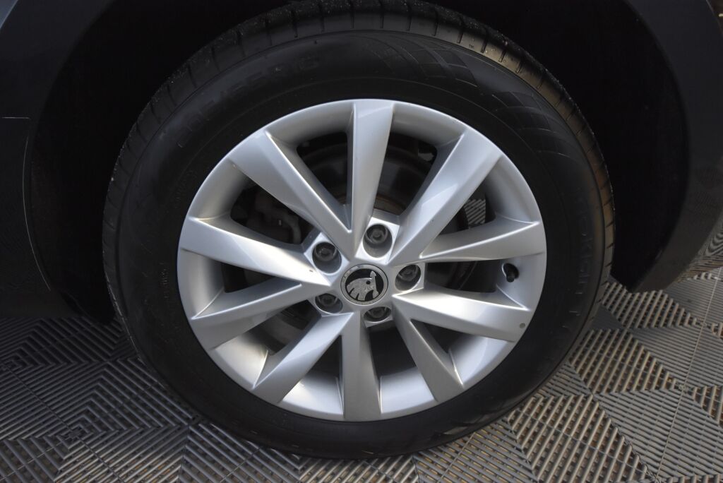 Skoda Octavia 2017 Combi 1,4 TSI G-TEC Style / Facelift / LED / Kamera / Tutkat / KeylessGo / Suomiauto