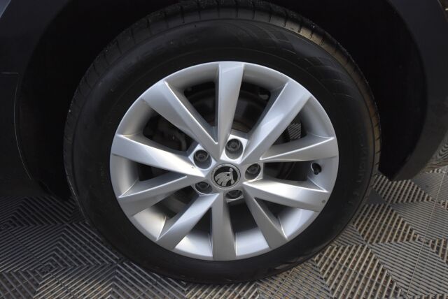 Skoda Octavia 2017 Combi 1,4 TSI G-TEC Style / Facelift / LED / Kamera / Tutkat / KeylessGo / Suomiauto