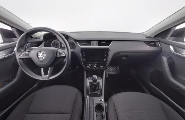 Skoda Octavia 2017 Combi 1,4 TSI G-TEC Style / Facelift / LED / Kamera / Tutkat / KeylessGo / Suomiauto