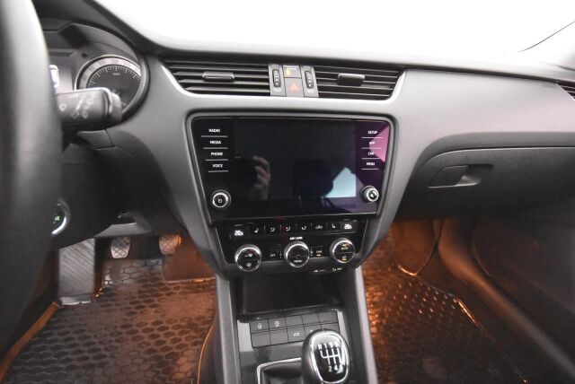 Skoda Octavia 2017 Combi 1,4 TSI G-TEC Style / Facelift / LED / Kamera / Tutkat / KeylessGo / Suomiauto