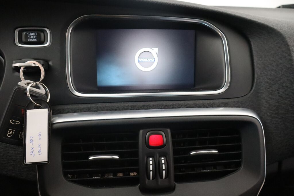 Volvo V40 2018 T2 Business aut / Suomiauto / Webasto / Tutka taakse