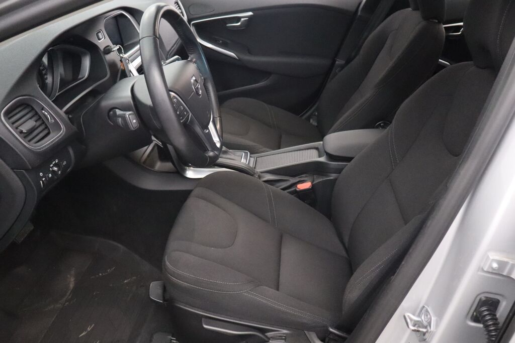 Volvo V40 2018 T2 Business aut / Suomiauto / Webasto / Tutka taakse