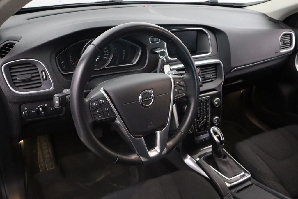 Volvo V40 2018 T2 Business aut / Suomiauto / Webasto / Tutka taakse