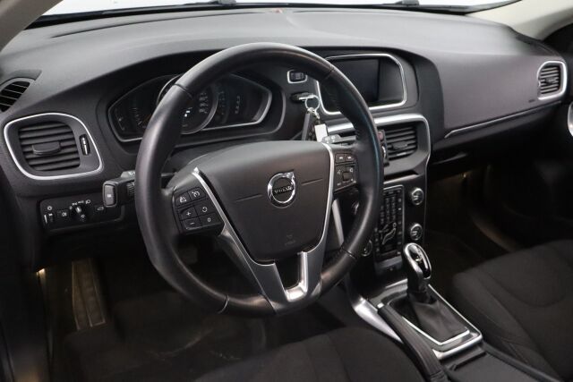 Volvo V40 2018 T2 Business aut / Suomiauto / Webasto / Tutka taakse