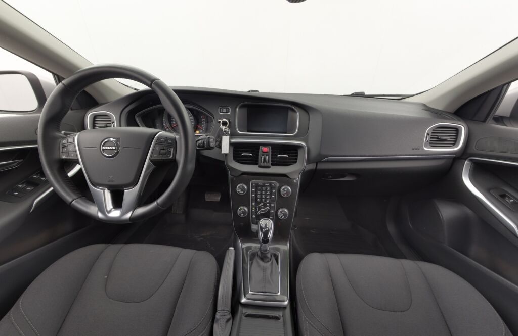Volvo V40 2018 T2 Business aut / Suomiauto / Webasto / Tutka taakse
