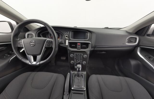 Volvo V40 2018 T2 Business aut / Suomiauto / Webasto / Tutka taakse