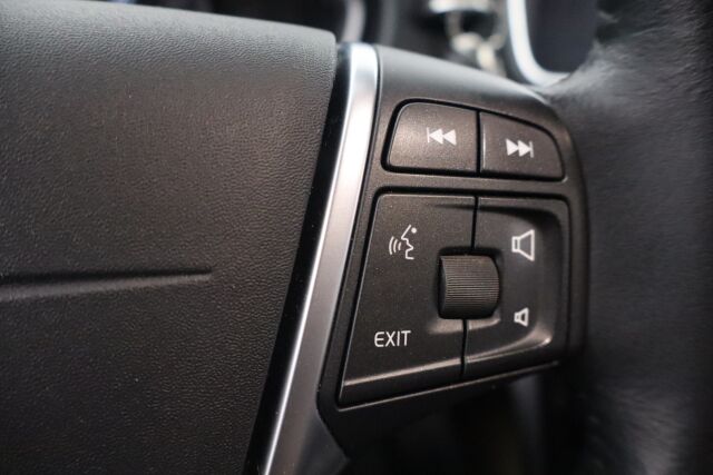 Volvo V40 2018 T2 Business aut / Suomiauto / Webasto / Tutka taakse