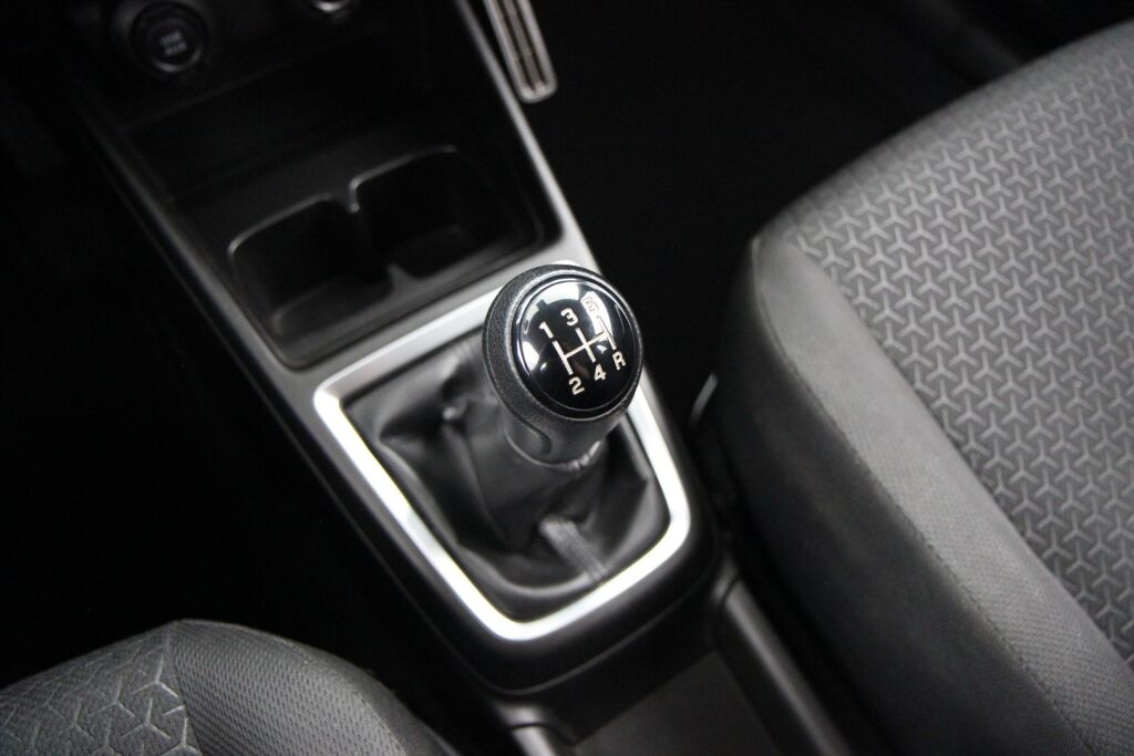 Suzuki Swift 2018 1,2 DUALJET 4WD GLX 5MT HYBRID / Adaptiivinen vakkari / Kamera / Lohkolämmitin / Huoltokirja /