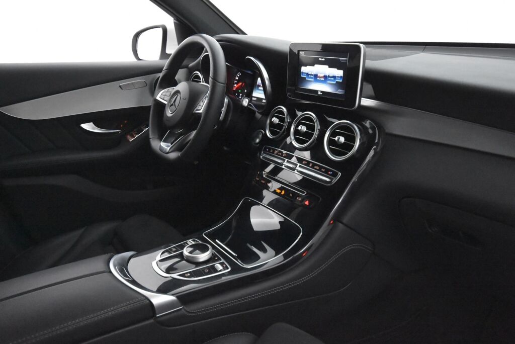 Mercedes-Benz GLC 2018 250 4Matic A Suomi Edition / 360 kamera/AMG-Sisäpaketti