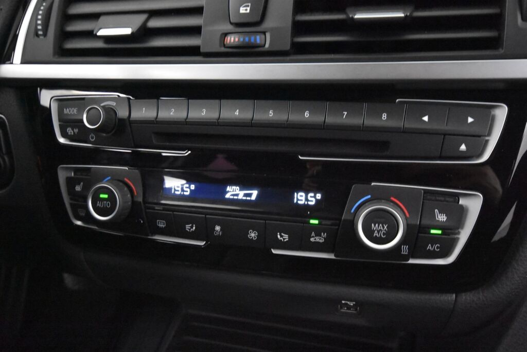 BMW 320 2019 F31 Touring 320i A xDrive Business Exclusive / Webasto / Koukku / Sporttipenkti / Nahkasisusta / Black Panel / Pro navi