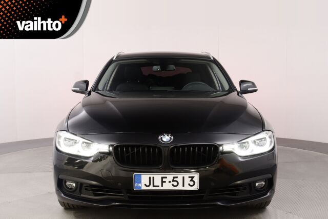 BMW 320 2019 F31 Touring 320i A xDrive Business Exclusive / Webasto / Koukku / Sporttipenkti / Nahkasisusta / Black Panel / Pro navi