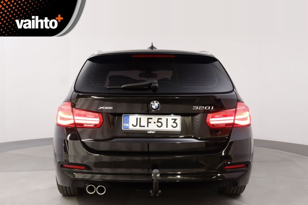 BMW 320 2019 F31 Touring 320i A xDrive Business Exclusive / Webasto / Koukku / Sporttipenkti / Nahkasisusta / Black Panel / Pro navi