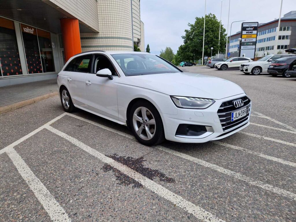 Audi A4 2019 Avant Business Advanced 40 TFSI 140 kW MHEV S tronic / Webasto / Koukku / Suomi-auto / LED valot