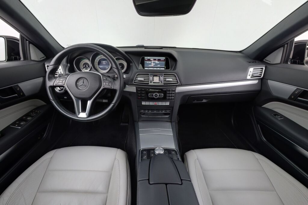 Mercedes-Benz E 2013 250 BE Cabriolet A / ILS / Harman Kardon / Nahkasisusta / Airscarf / Juuri huollettu